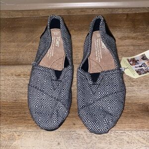 TOMS Black and White Geometric Slip-On Shoes